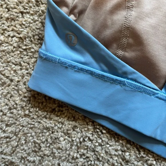 Lululemon Blue Fast and Free Bra Size 6 - Picture 6 of 6